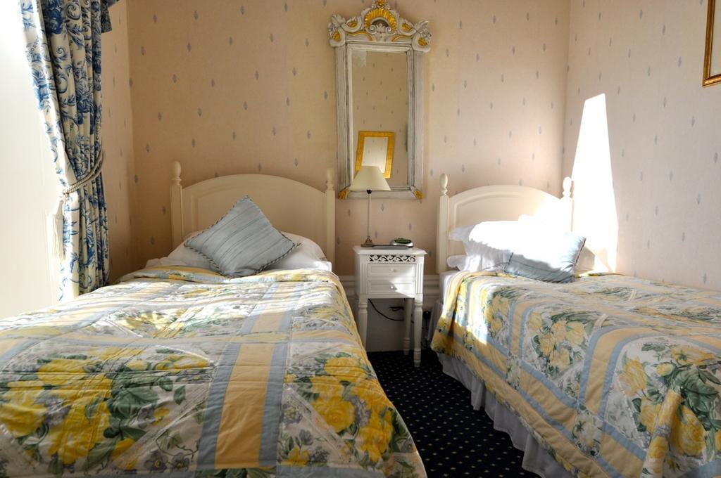 Willoughby House Hotel & Apartments Τσέλτενχαμ Δωμάτιο φωτογραφία