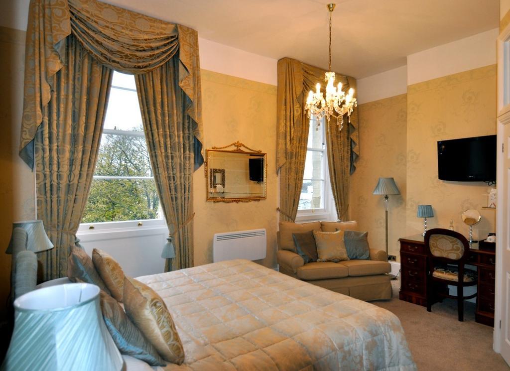Willoughby House Hotel & Apartments Τσέλτενχαμ Δωμάτιο φωτογραφία