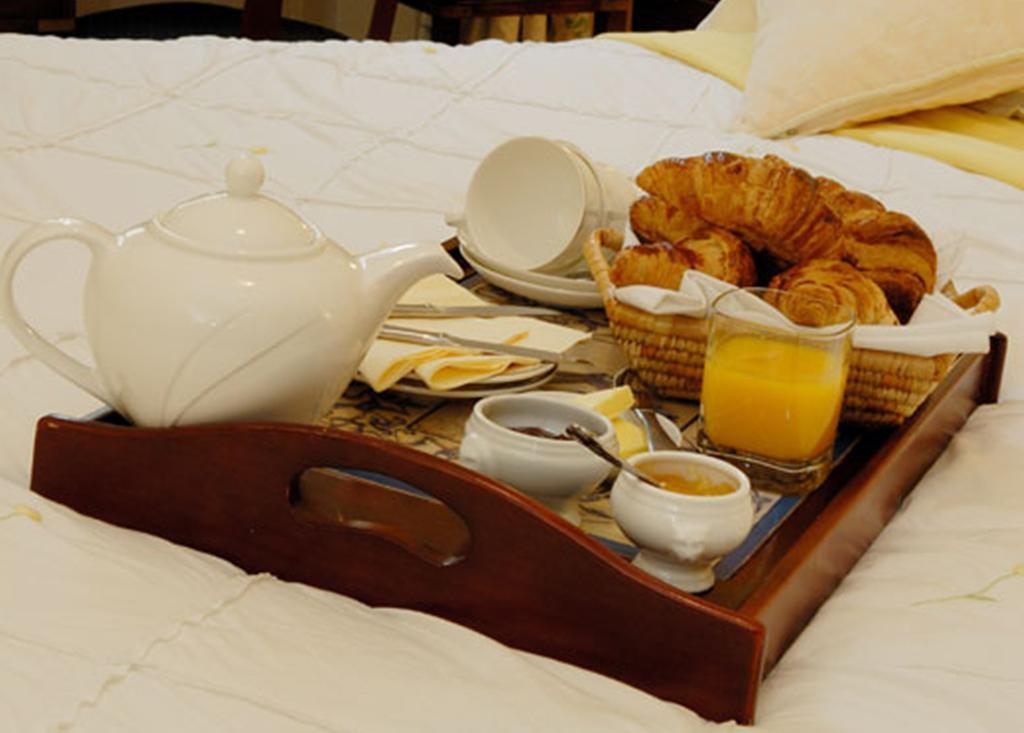 Willoughby House Hotel & Apartments Τσέλτενχαμ Δωμάτιο φωτογραφία